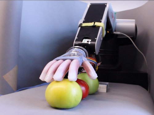 ربات جدیدی که با لمس یا دیدن اشیا ماهیت آن‌ها را تشخیص می‌دهد