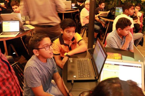 کودکان هندی قبل از صحبت کردن، شروع به کدنویسی کامپیوتری می‌کنند