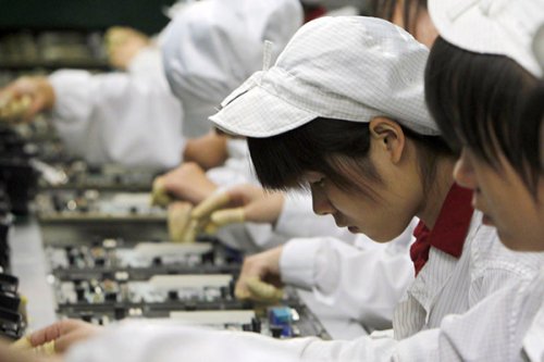نقض قوانین کارگری توسط اپل و فاکسکان در کارخانه تولید آیفون در چین
